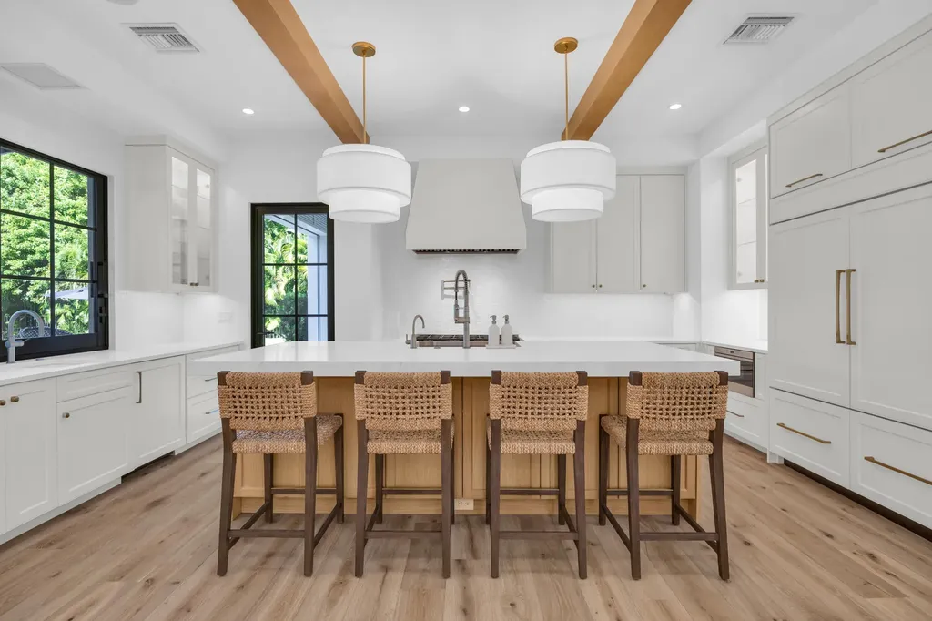 44 S Beach Road Jupiter Island FL 33455
