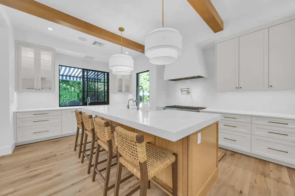 44 S Beach Road Jupiter Island FL 33455