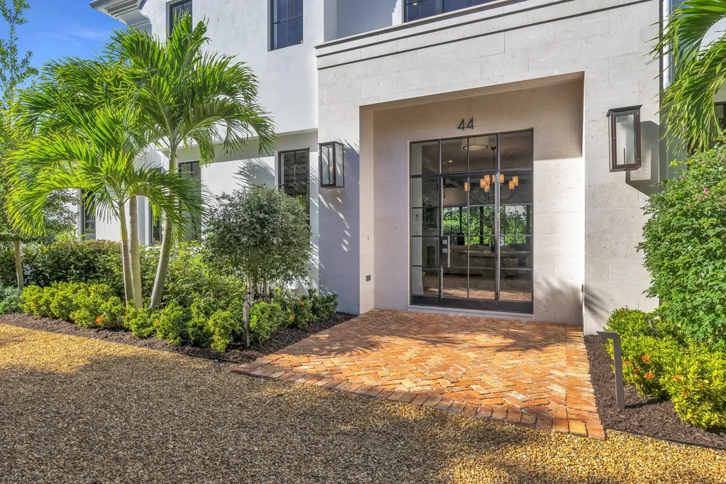 44 S Beach Road Jupiter Island FL 33455