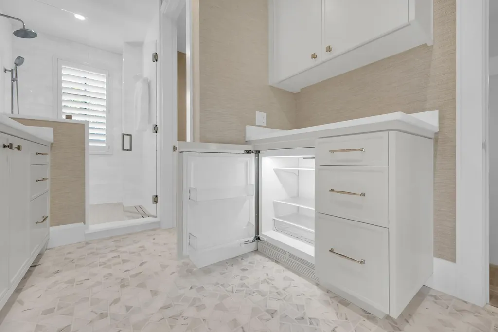 44 S Beach Road Jupiter Island FL 33455