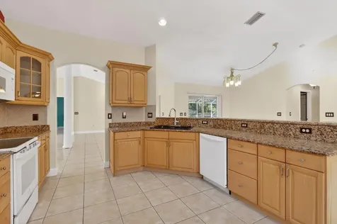 3282 SE West Snow Road Port St Lucie FL 34984