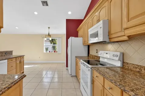 3282 SE West Snow Road Port St Lucie FL 34984