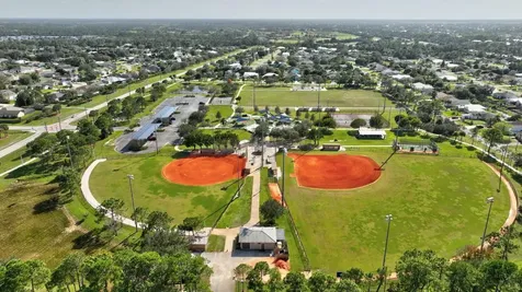 3282 SE West Snow Road Port St Lucie FL 34984