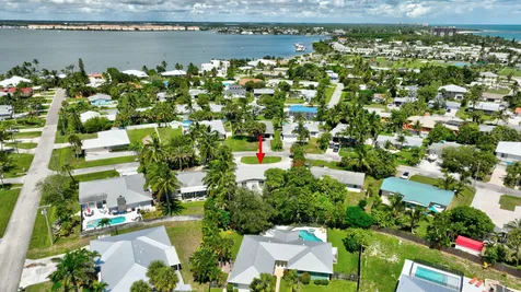 1911 Cypress Avenue Fort Pierce FL 34949