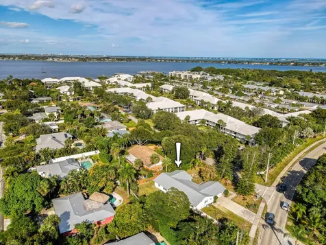 296 SE Wentworth Drive Stuart FL 34996
