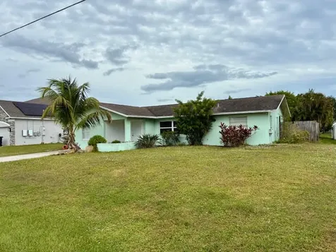 2351 SW Chestnut Lane Port St Lucie FL 34953