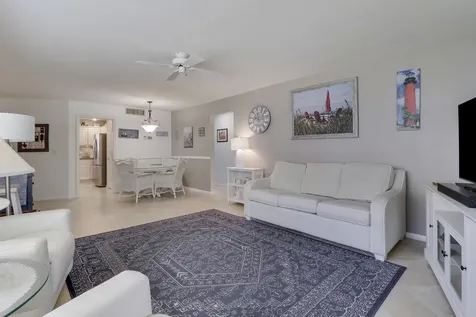 4 Garden Street Tequesta FL 33469