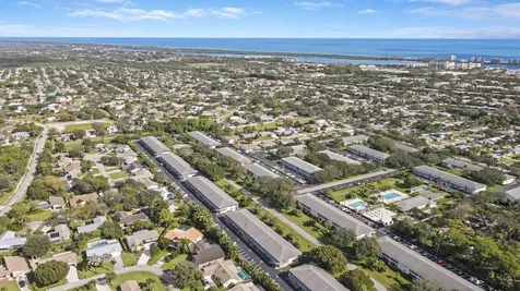 4 Garden Street Tequesta FL 33469