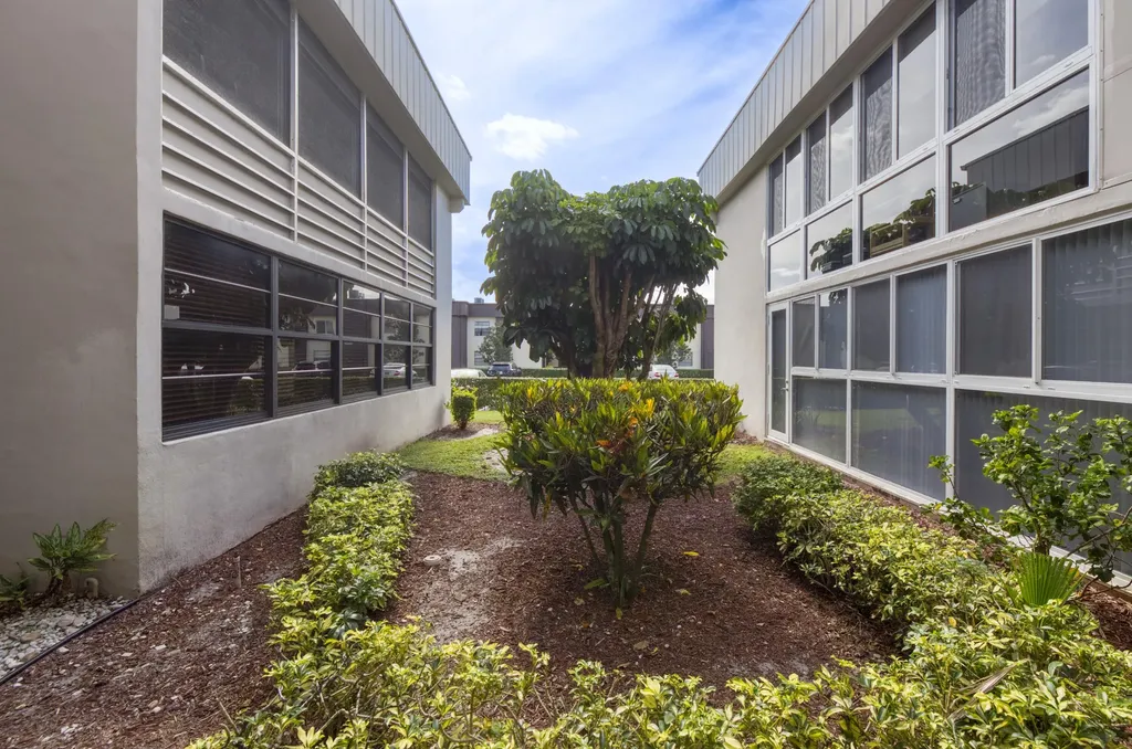 153 Capri D Delray Beach FL 33484