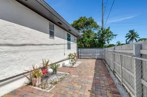701 SW 1st Avenue Boynton Beach FL 33426