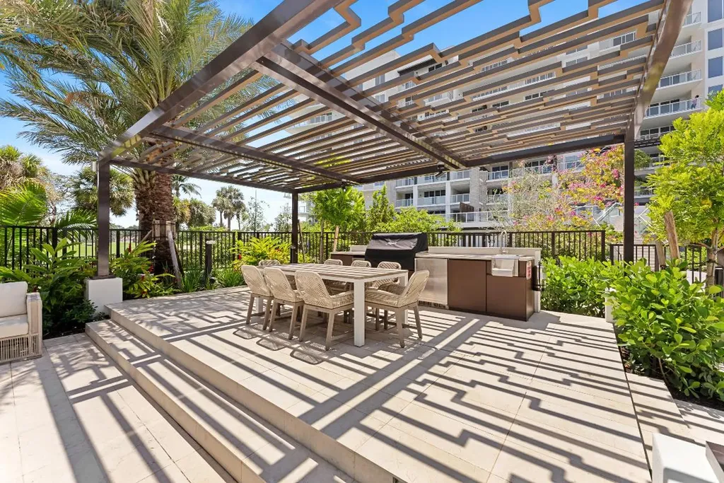 210 SE Mizner Boulevard Boca Raton FL 33432
