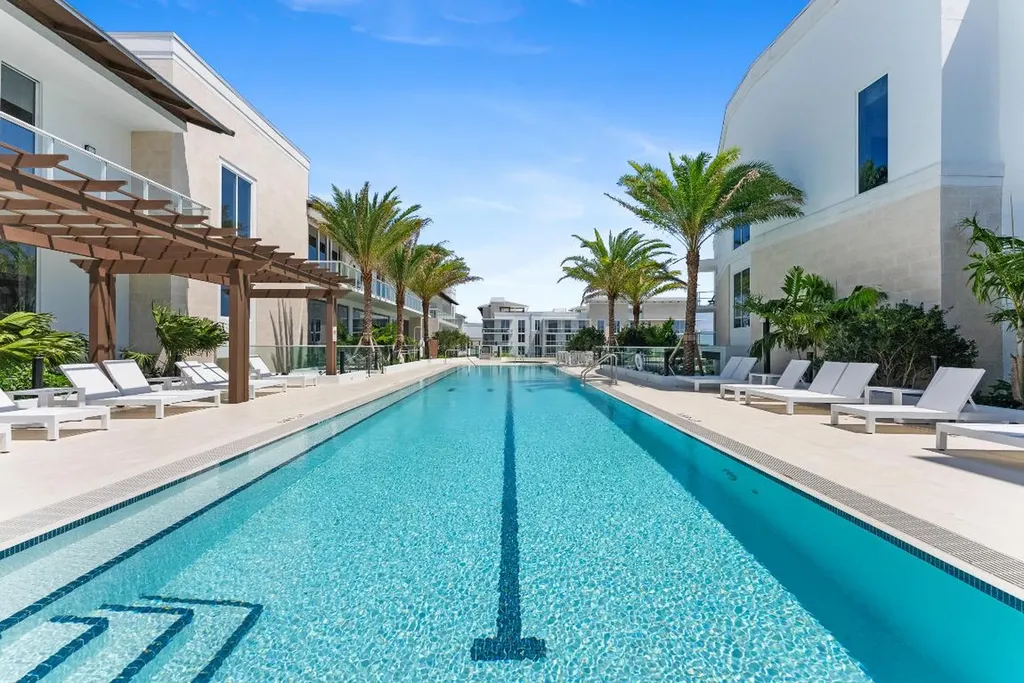 210 SE Mizner Boulevard Boca Raton FL 33432