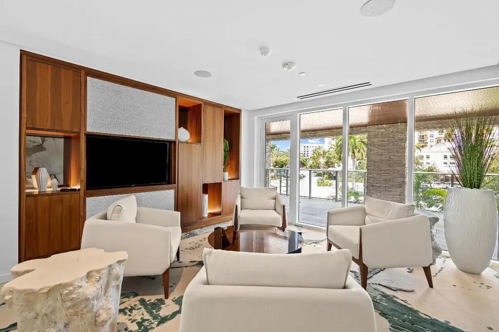 210 SE Mizner Boulevard Boca Raton FL 33432