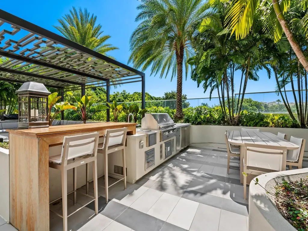 210 SE Mizner Boulevard Boca Raton FL 33432