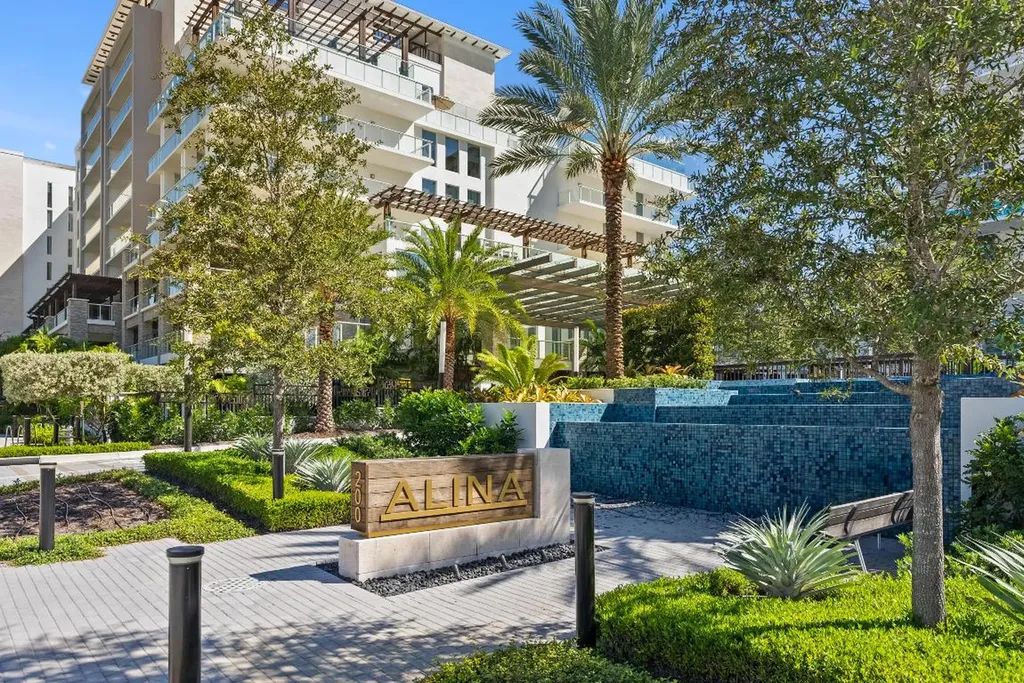 210 SE Mizner Boulevard Boca Raton FL 33432