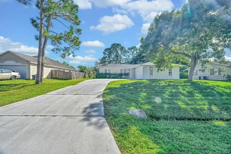 462 NW Sherbrooke Avenue Port St Lucie FL 34983