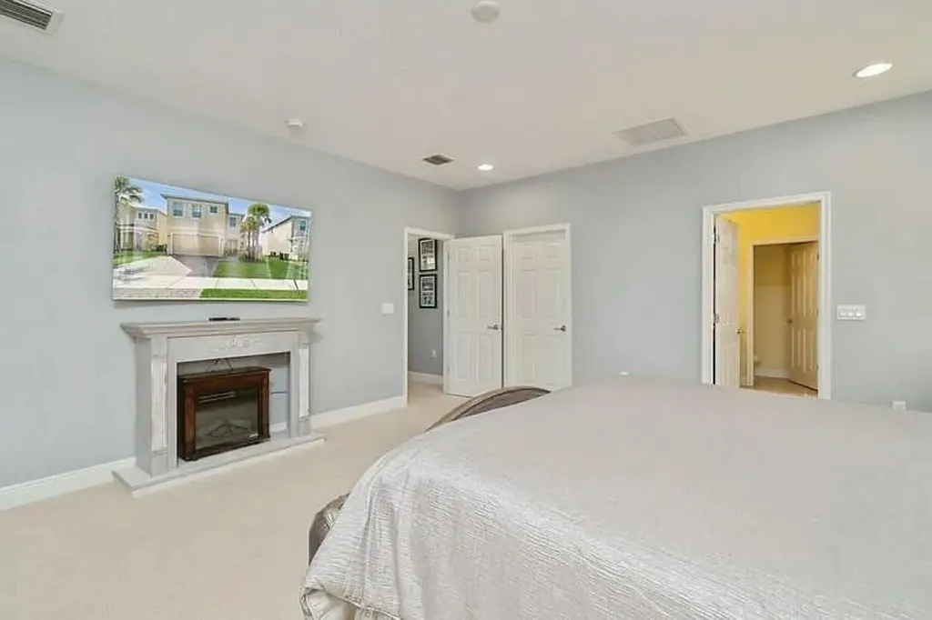 1998 NW Cataluna Circle Port St Lucie FL 34986
