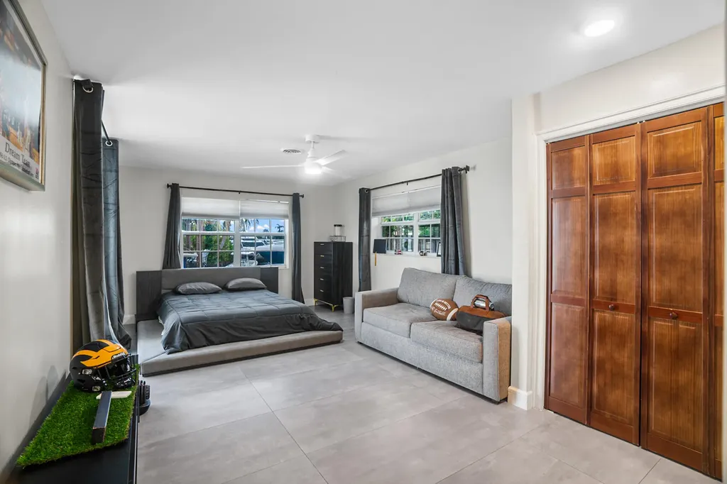 5798 NE 7th Avenue Boca Raton FL 33487