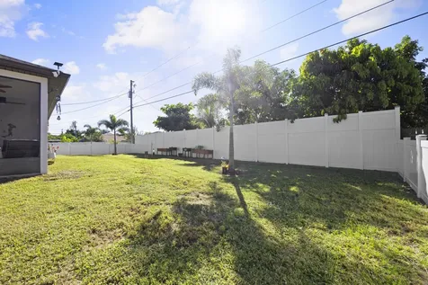514 SW Kabot Avenue Port St Lucie FL 34953