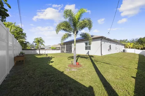 514 SW Kabot Avenue Port St Lucie FL 34953