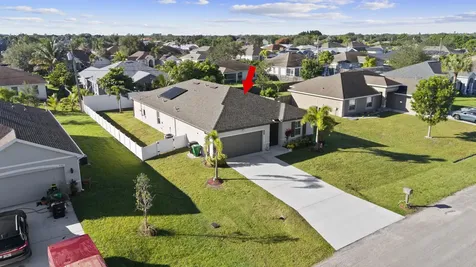 514 SW Kabot Avenue Port St Lucie FL 34953