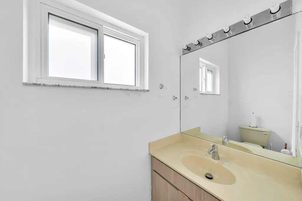4377 NW 88th Terrace Coral Springs FL 33065