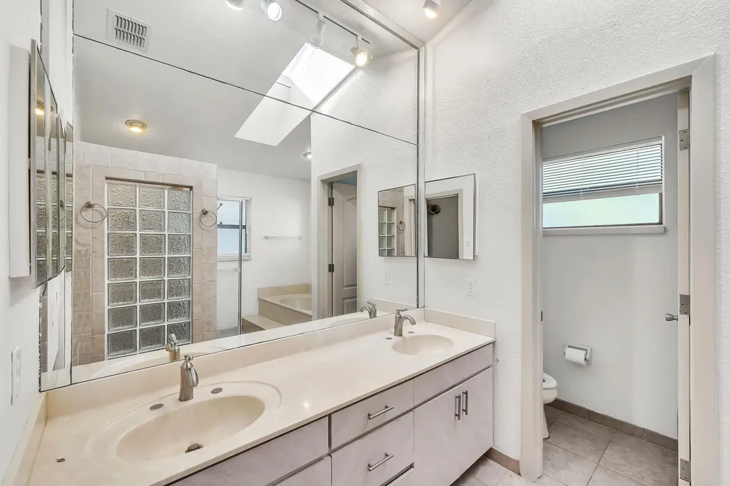 4377 NW 88th Terrace Coral Springs FL 33065