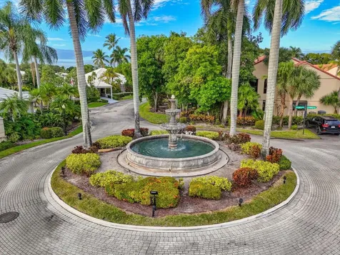 221 Canterbury Drive W Palm Beach Gardens FL 33418