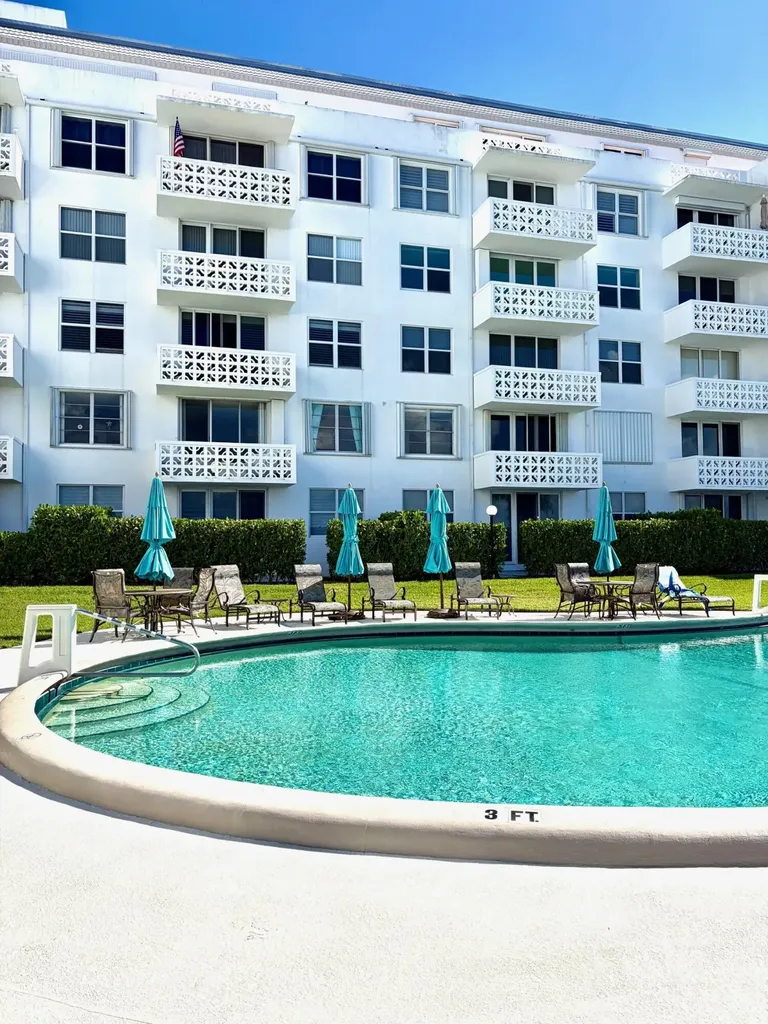 2840 S Ocean Boulevard Palm Beach FL 33480