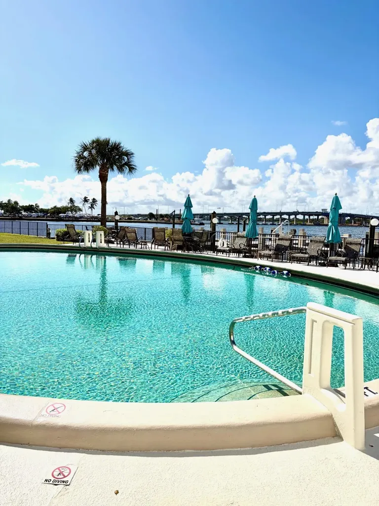 2840 S Ocean Boulevard Palm Beach FL 33480