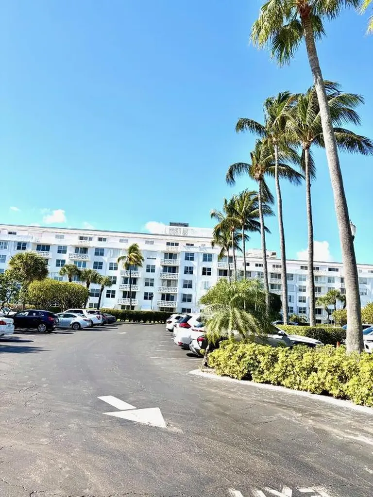 2840 S Ocean Boulevard Palm Beach FL 33480