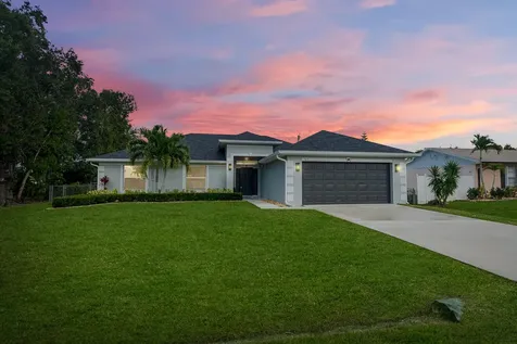 765 SW Hibiscus Street Port St Lucie FL 34983