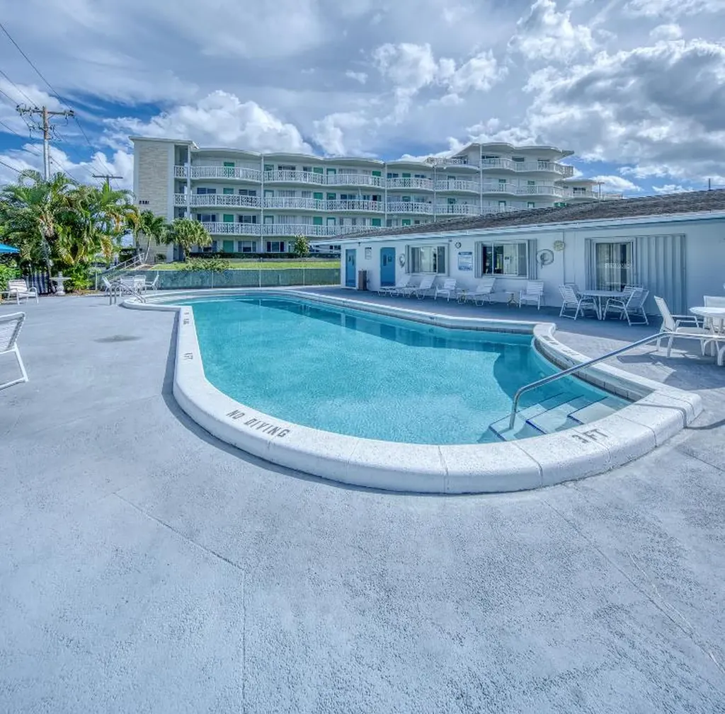 2400 Lake Osborne Drive Lake Worth Beach FL 33461
