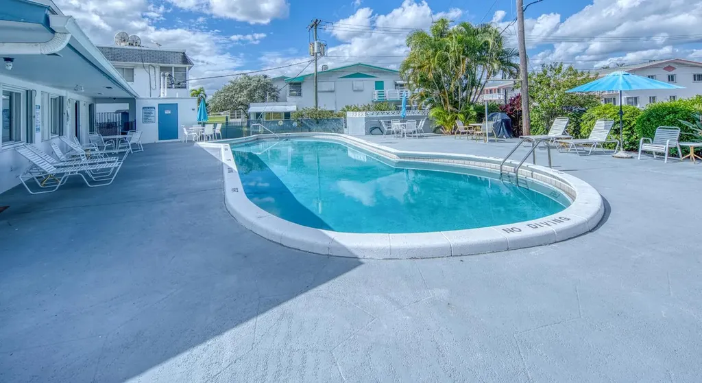 2400 Lake Osborne Drive Lake Worth Beach FL 33461