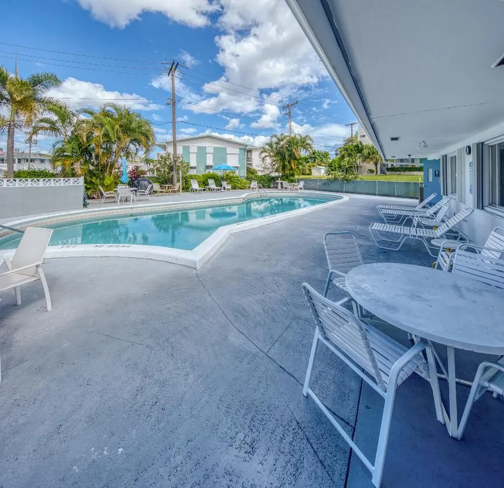 2400 Lake Osborne Drive Lake Worth Beach FL 33461
