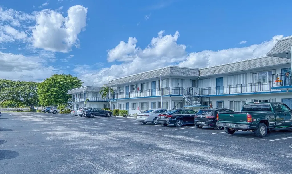 2400 Lake Osborne Drive Lake Worth Beach FL 33461
