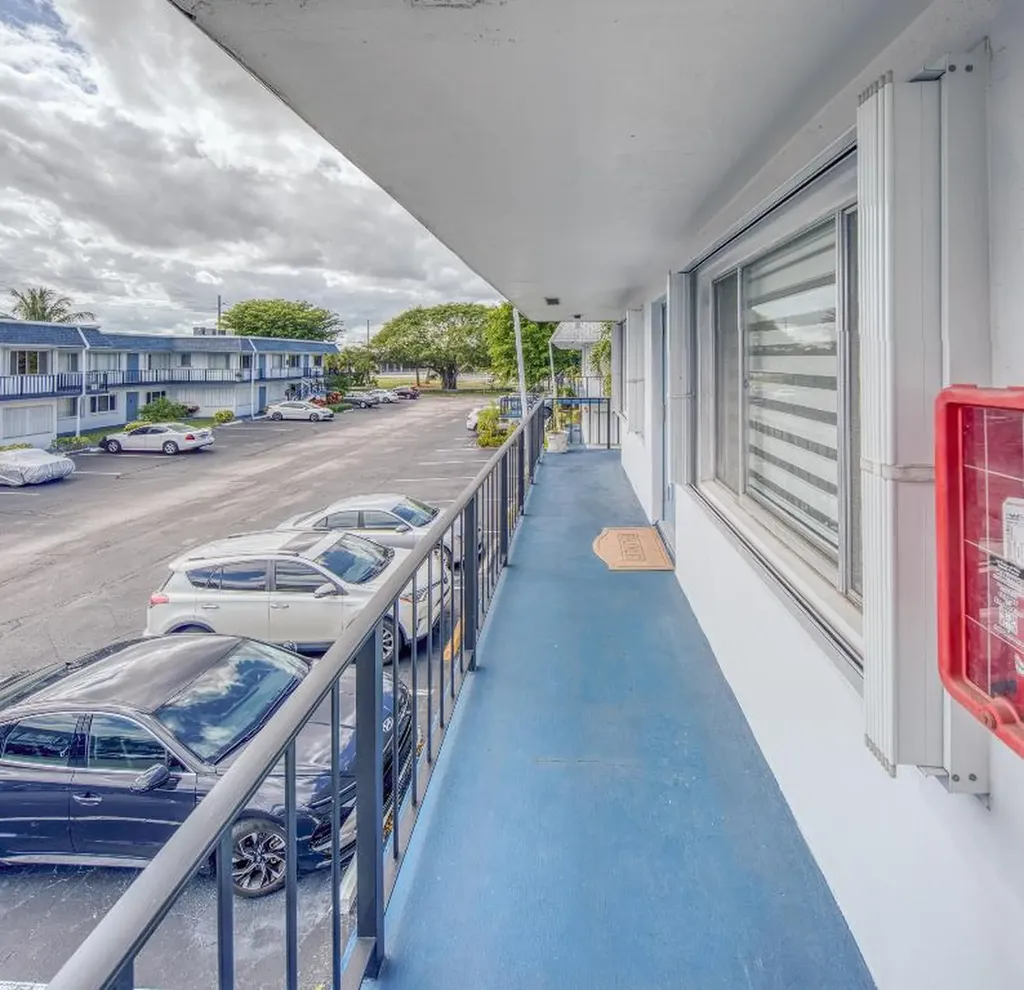 2400 Lake Osborne Drive Lake Worth Beach FL 33461
