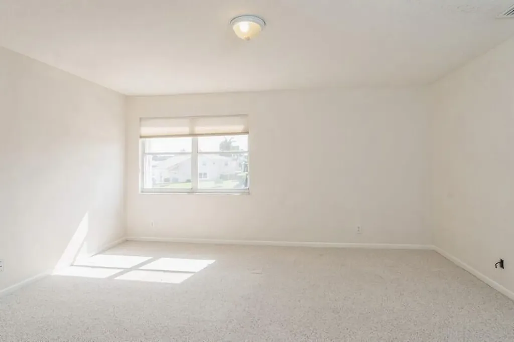 1049 Siena Oaks Circle E Palm Beach Gardens FL 33410