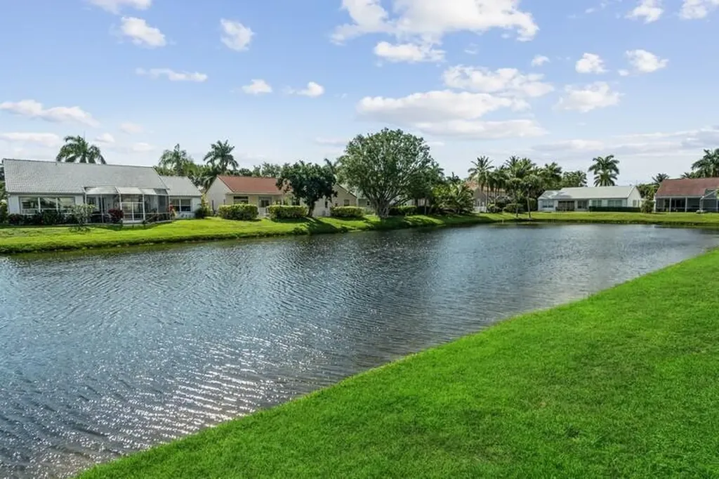1049 Siena Oaks Circle E Palm Beach Gardens FL 33410