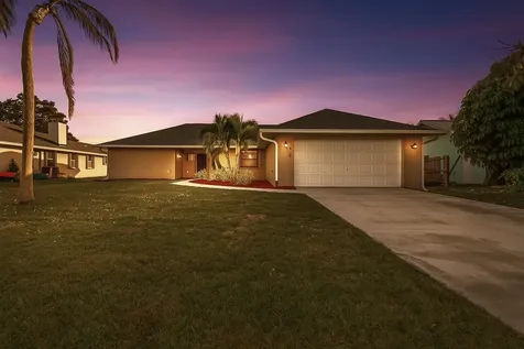 844 SE Celtic Avenue Port St Lucie FL 34983