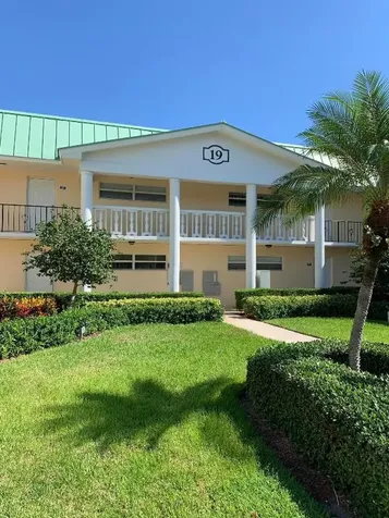 19 Colonial Club Drive Boynton Beach FL 33435