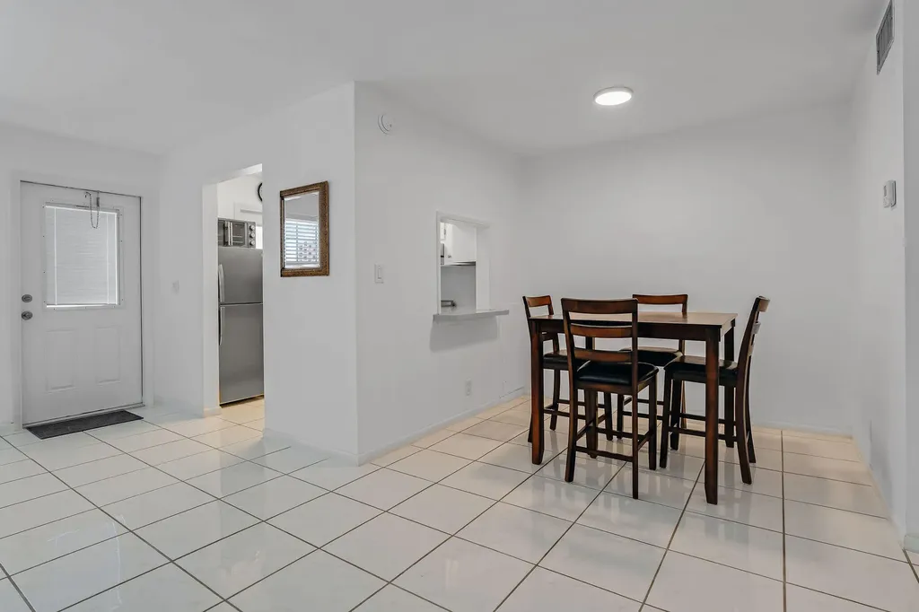 2050 NE 39th Street Lighthouse Point FL 33064