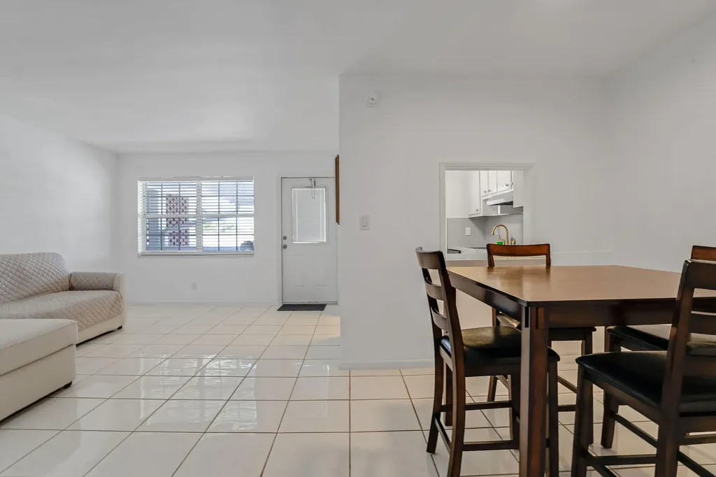 2050 NE 39th Street Lighthouse Point FL 33064