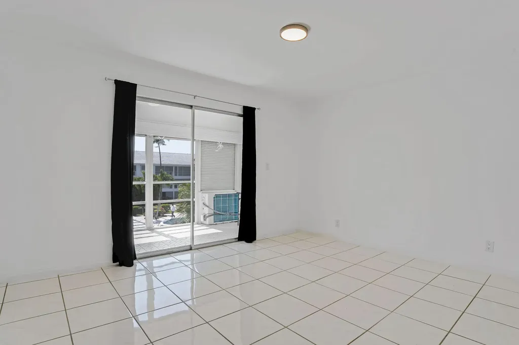 2050 NE 39th Street Lighthouse Point FL 33064
