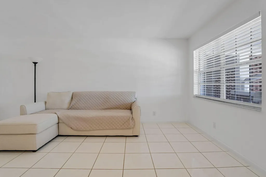 2050 NE 39th Street Lighthouse Point FL 33064