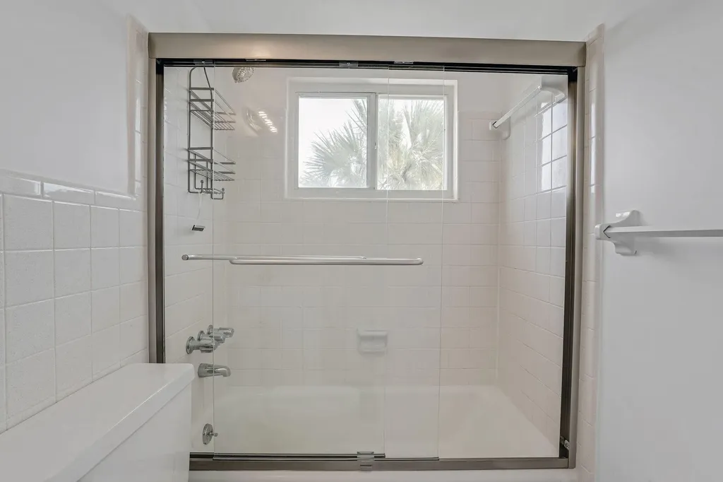 2050 NE 39th Street Lighthouse Point FL 33064
