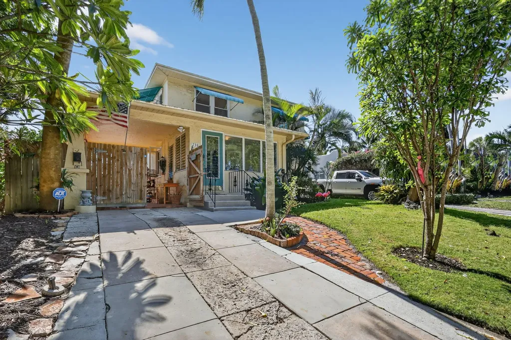 728 Avon Road West Palm Beach FL 33401