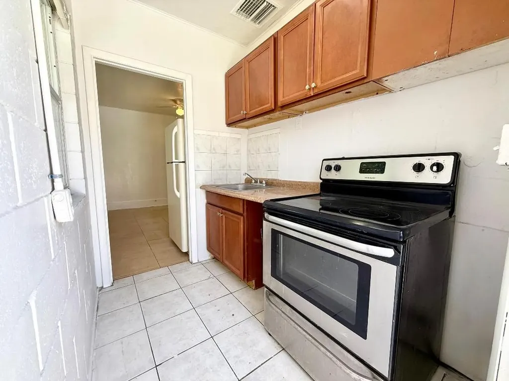 926 33rd Street West Palm Beach FL 33407