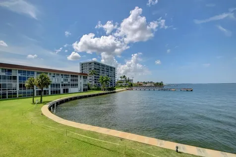 410 Wilma Circle Riviera Beach FL 33404