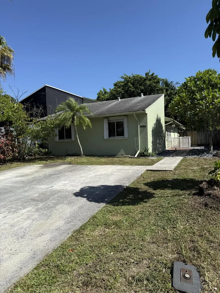 4565 NW 3rd Drive Delray Beach FL 33445